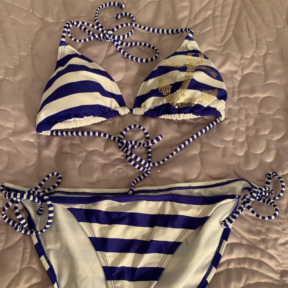 Bathing suit